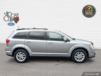 - ACCIDENT FREE - CLOTH SEATS - REMOTE START - NAVIGATION - POWER SUNROOF - REAR SEATS DVD SCREEN w/... (image 6)