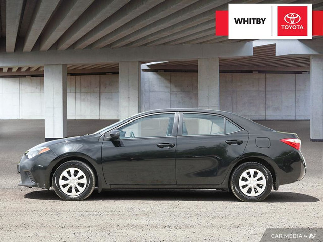 2016 Toyota Corolla CE FWD 1.8L / 4-Speed Automatic in Cars & Trucks in Oshawa / Durham Region - Image 4