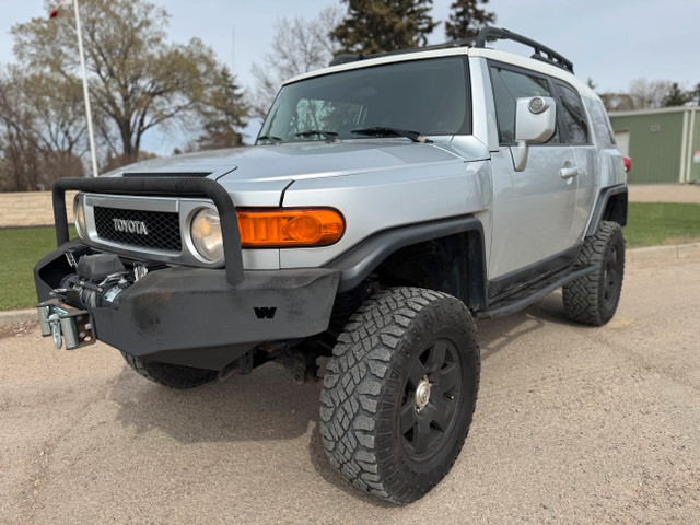 2007 Toyota FJ Cruiser, OFF ROAD-PKG, MANUAL, LOTS OF $ SPEND IT in Cars & Trucks in Edmonton
