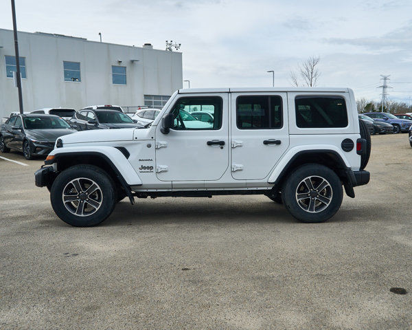 2023 Jeep Wrangler Sahara | 4wd | Backup Cam | Blindspot in Cars & Trucks in Edmonton - Image 2