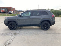 Engine: Gas V-6 3.2L L/100Km City: 12.9 L/100Km Hwy: 9.7 Safety Equipment Side Impact Beams Dual Sta... (image 9)