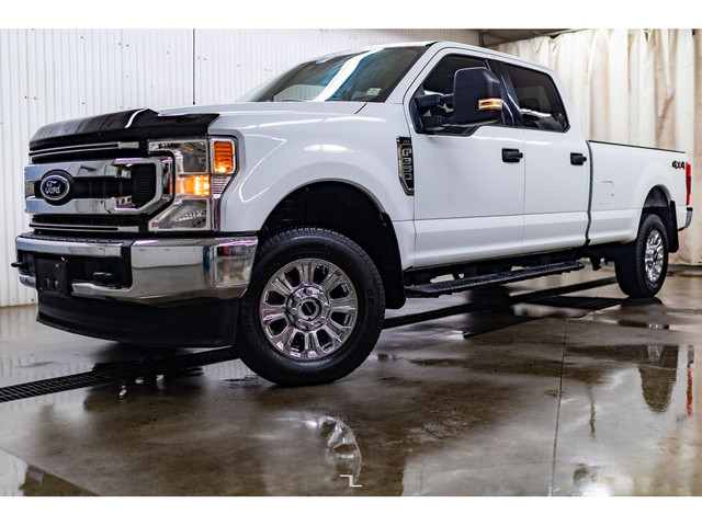 2022 Ford F-350 4x4 Crew Cab XLT Longbox PSeat BCam in Cars & Trucks in Red Deer - Image 4