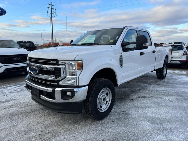 2020 Ford Super Duty F-350 SRW XLT in Cars & Trucks in Edmonton