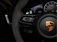 This beautiful 2021 Porsche Panamera GTS is a local Ontario vehicle with a clean Carfax report. Unle... (image 8)