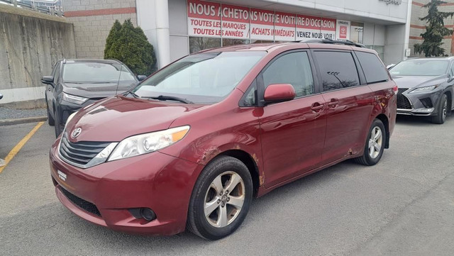 2011 Toyota Sienna in Cars & Trucks in Longueuil / South Shore