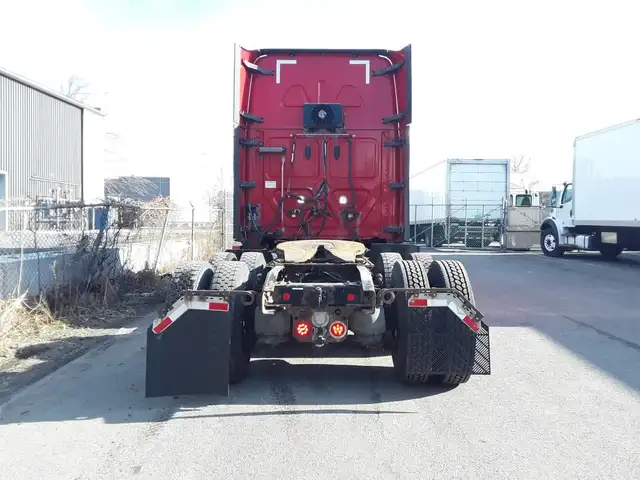 2019 Freightliner Cascadia 126 Sleeper *Ask about Dep Match* in Heavy Trucks in Longueuil / South Shore - Image 8