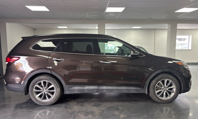 2017 Hyundai Santa Fe XL AWD Luxury w/6-Passenger in Cars & Trucks in Calgary - Image 2