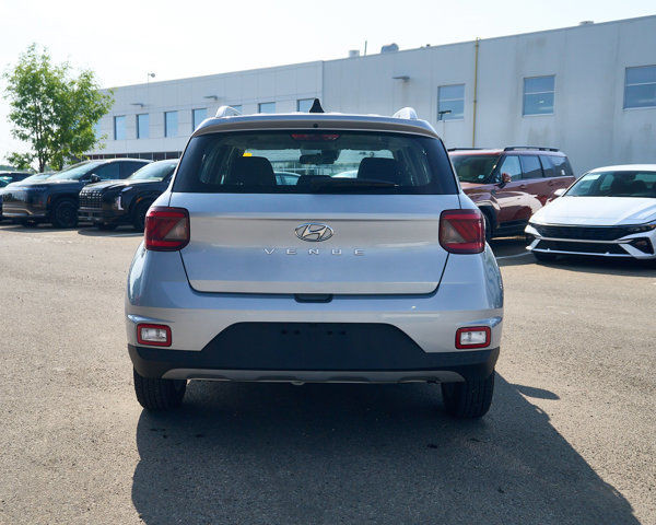 2022 Hyundai Venue Preferred | Backup Cam | Blindspot Monitor in Cars & Trucks in Edmonton - Image 4