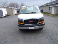 2018 GMC Savana 2500 15 Passenger Van 6.0, V8, gas, auto, pw, pl, air Frt & rear heat & air, factory... (image 2)