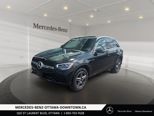 2022 Mercedes-Benz GLC300 4MATIC SUV in Cars & Trucks in Ottawa