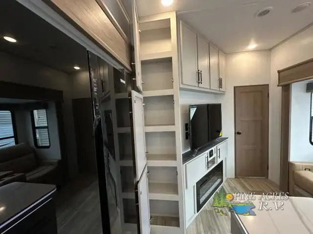 2025 Dutchmen RV Astoria 3603LFP (FULL BODY PAINT) in Travel Trailers & Campers in Truro - Image 10