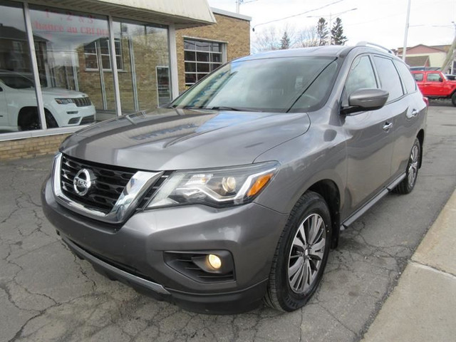 Nissan Pathfinder SV 4WD 7 PASSAGERS * PNEUS NEUFS* 2017 in Cars & Trucks in Longueuil / South Shore