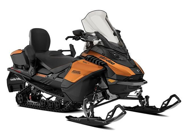 2025 Ski-Doo GRAND TOURING LE w/ PLATINUM Pkg 900 ACE Turbo Touc in Snowmobiles in Lanaudière