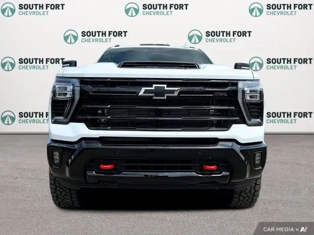 2025 Chevrolet Silverado 3500HD LTZ 4WD Crew Cab | 20IN FUEL dans Autos et camions dans Comté de Strathcona - Image 6