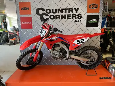 Engine Type: Single-cylinder 4-stroke Displacement: 449.8 cc Bore and Stroke: 96 mm x 62.1 mm Coolin...