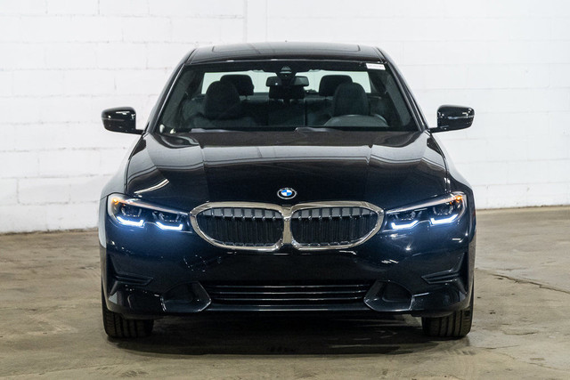 2021 BMW 3 Series 330i xDrive Sedan | Premium | Accès Confort in Cars & Trucks in City of Montréal - Image 2