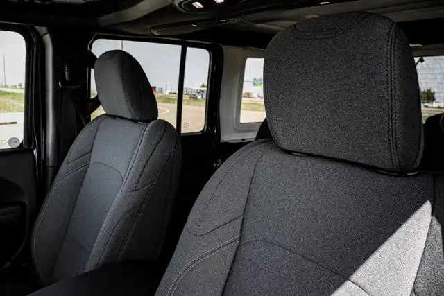 2024 Jeep Wrangler SPORT UNLIMITED 4X4 AUTOMATIC LOW LOW KMS in Cars & Trucks in Strathcona County - Image 11