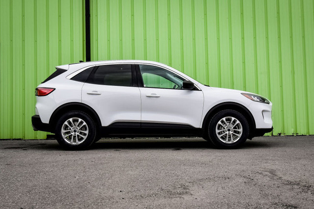 2022 Ford Escape SE AWD • HEATED SEATS • CP/AA • REMOTE START in Cars & Trucks in Cornwall - Image 2