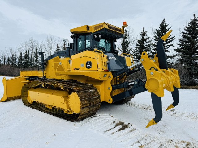 2018 DEERE 950K LGP in Heavy Equipment in Calgary - Image 4