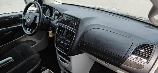 2013 Dodge Grand Caravan SXT in Cars & Trucks in Ottawa - Image 3