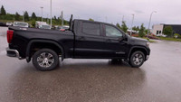 Four Wheel Drive. Cloth Interior. Touchscreen. Bluetooth. Rear View Backup Camera. USB Input(s). Aux... (image 9)