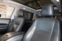 Special Finance Price: $35,999 | Cash Price: $37,499 2019 Toyota Highlander Limited AWD - No Acciden... (image 8)