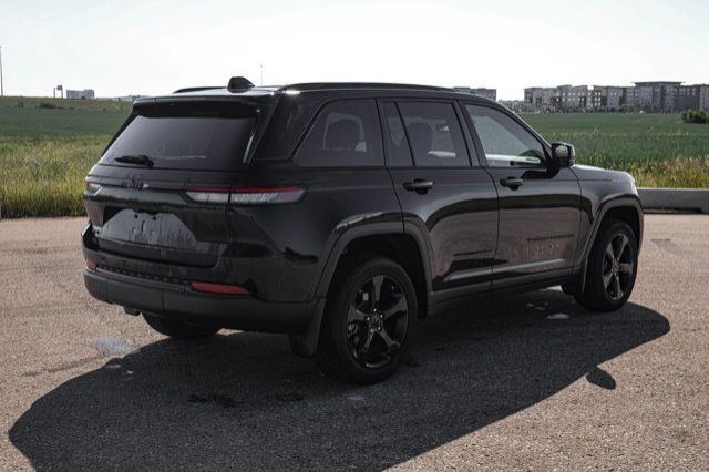 2024 Jeep Grand Cherokee ALTITUDE 4X4 LEATEHR SUNROOF LOW KMS in Cars & Trucks in Strathcona County - Image 3