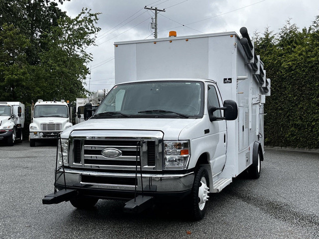 2013 Ford E-450 Super Duty Service Box Truck in Heavy Trucks in Delta/Surrey/Langley - Image 4