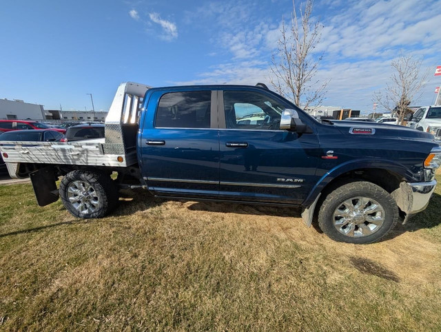 2022 RAM 3500 Limited 6.7L, NAVIGATION, FLAT DECK, LEATHER HE... in Cars & Trucks in Calgary - Image 2