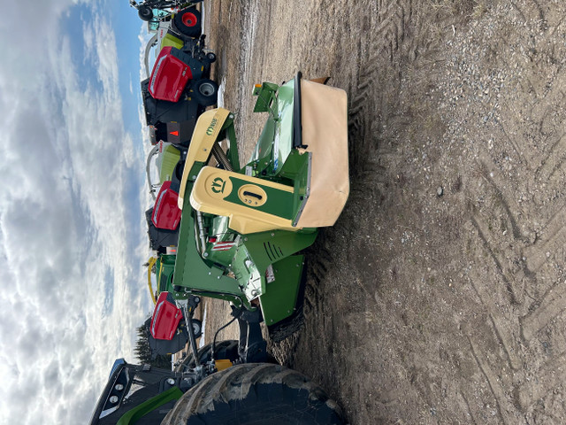 2016 Krone BC1000CV in Farming Equipment in St. Albert - Image 3