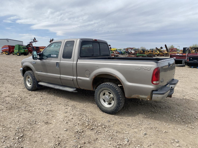 2002 Ford F250 in Cars & Trucks in Edmonton - Image 4