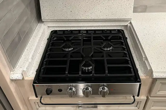 2023 Newmar Bay Star 3225 – Pre-Owned Class A Motorhome. in RVs & Motorhomes in Red Deer - Image 30