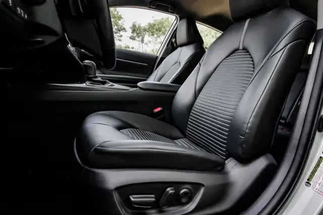 2023 Toyota Camry SE • HEATED SEATS • CP/AA • REAR CAM in Cars & Trucks in Kingston - Image 28