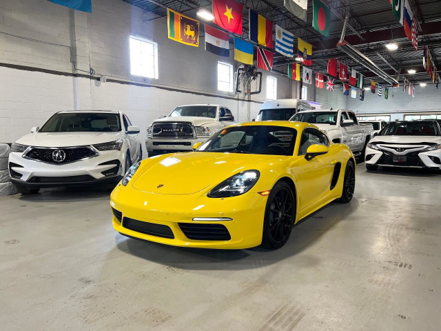  2022 Porsche 718 Cayman T Coupe in Cars & Trucks in City of Toronto