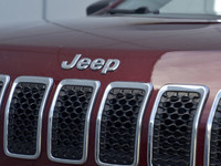 This 2019 Jeep Cherokee Sport 4x4 delivers a balanced combination of capability and practicality, ma... (image 9)