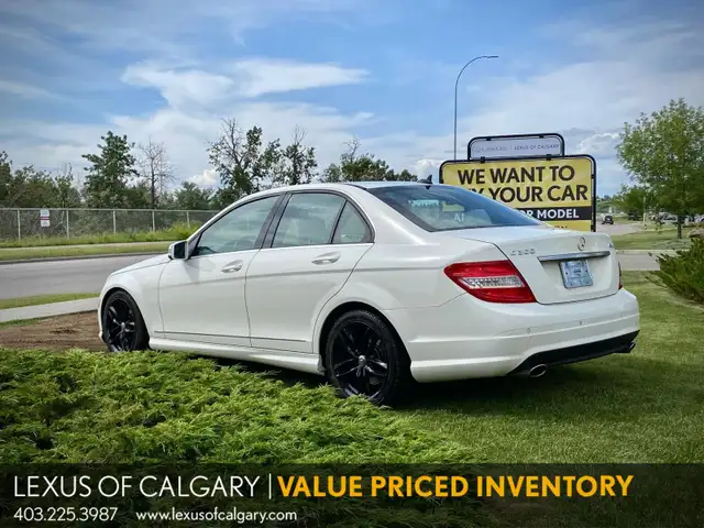 2010 Mercedes-Benz C-Class in Cars & Trucks in Calgary - Image 5