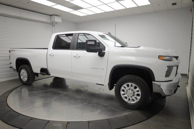 2022 Chevrolet Silverado 3500HD LT in Cars & Trucks in Calgary
