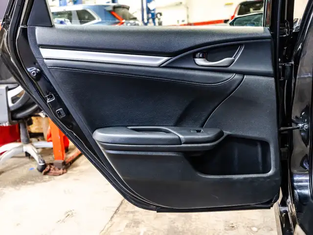 2020 Honda Civic Touring | TOIT OUVRANT | CUIR | GARANTIE 10 ANS in Cars & Trucks in City of Montréal - Image 14