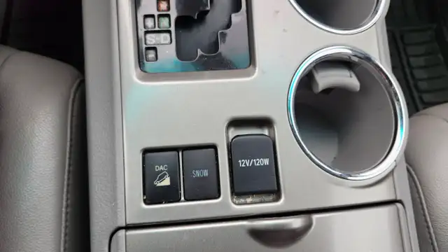 2013 Toyota Highlander 4WD 4dr in Cars & Trucks in Oakville / Halton Region - Image 26