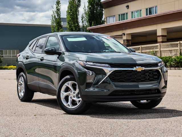 2025 Chevrolet Trax LS in Cars & Trucks in Strathcona County - Image 2