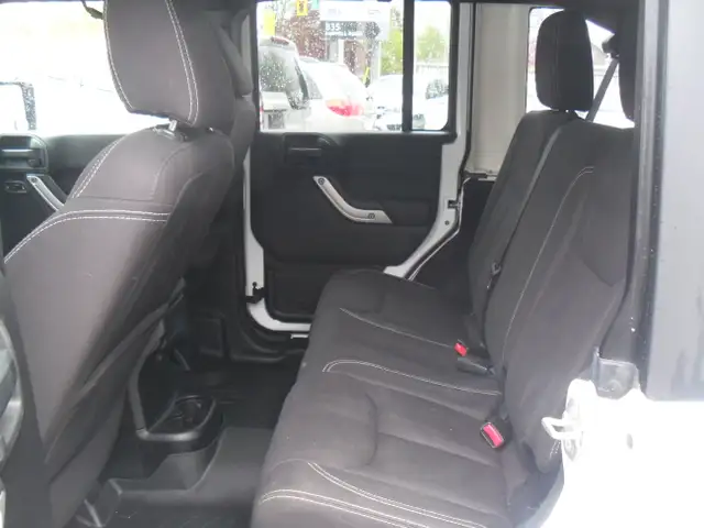 2015 Jeep Wrangler Unlimited Sahara|2 TOPS|CERTIFIED|1 OWNER in Cars & Trucks in Kitchener / Waterloo - Image 10