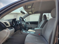 NEW ARRIVAL!!! 7 PASSENGER HIGHLANDER!!! CLEAN TITLE!!! AWD!!! 2010 Toyota Highlander AWD, Clean wit... (image 9)