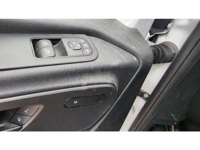 2021 Mercedes-Benz Sprinter Cargo Van 2500 - 170WB - 4cylDiesel  in Cars & Trucks in City of Toronto - Image 15