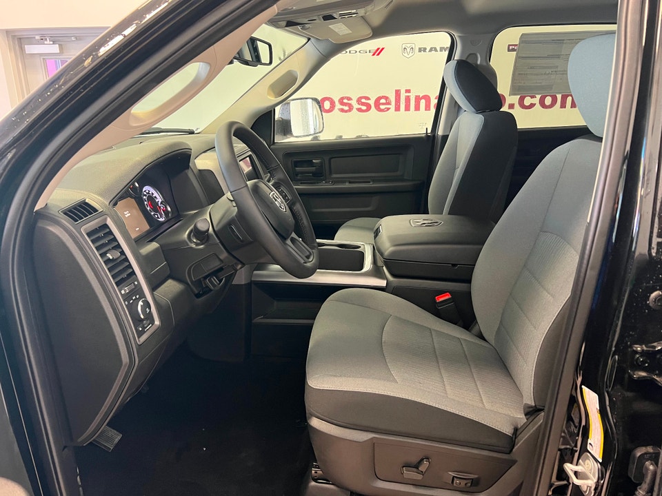 2022 Ram 1500 Classic NIGHT EDITION