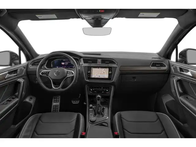 2022 Volkswagen Tiguan Highline R-Line in Cars & Trucks in Calgary - Image 6