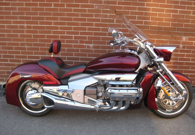 2004 Honda RUNE GOOD AND BAD CREDIT APPROVED!! in Street, Cruisers & Choppers in Dartmouth - Image 2