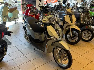 PIAGGIO LIBERTY 50 2024 Grandes roues 50cc 4 temps Démarrage électrique Financement et reprise décha...