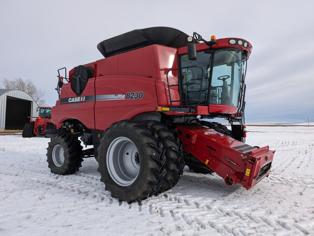 2013 Case IH AFS Class 8 Combine 8230 in Farming Equipment in Regina - Image 2