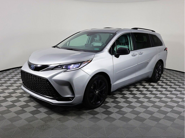 2022 Toyota Sienna XSE | HAIL SPECIAL | in Cars & Trucks in Calgary