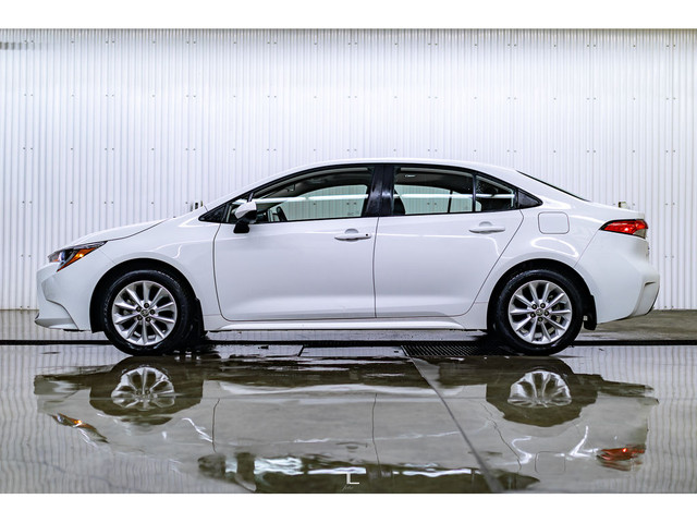 2020 Toyota Corolla LE Sedan Roof BCam in Cars & Trucks in Calgary - Image 3